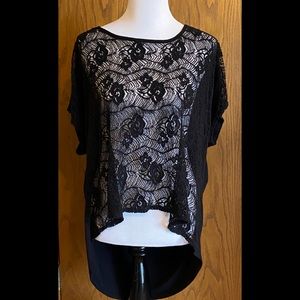 Torrid Sz 1 (1X) Black Top Open Crocheted Front Hi-Lo